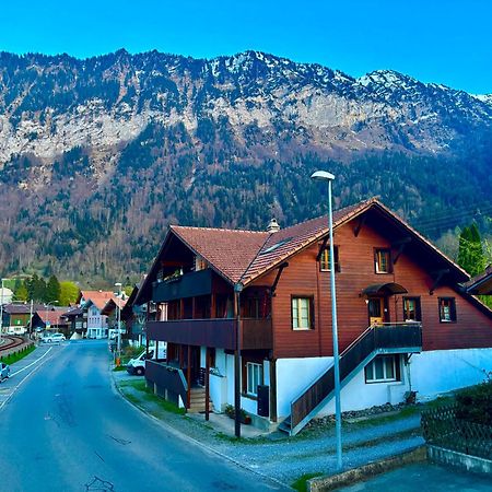 Au Bord Du Lac Darligen Bagian luar foto