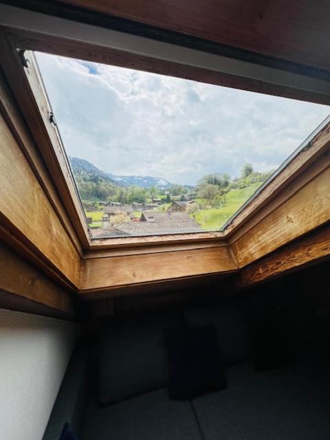Au Bord Du Lac Darligen Bagian luar foto