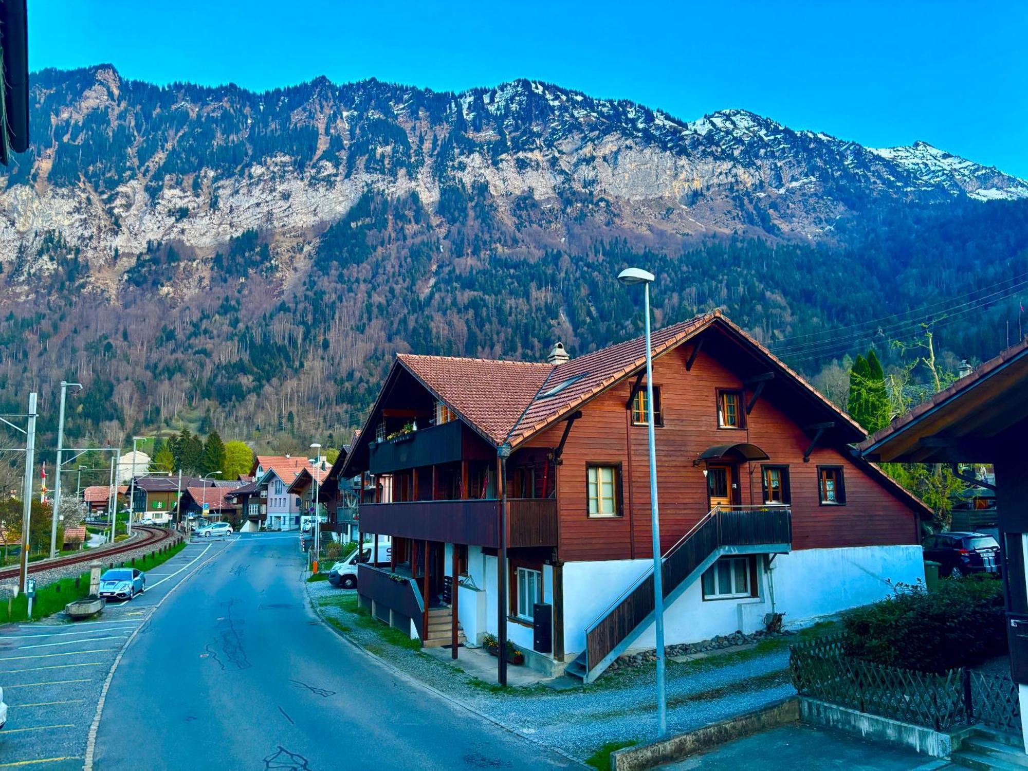 Au Bord Du Lac Darligen Bagian luar foto