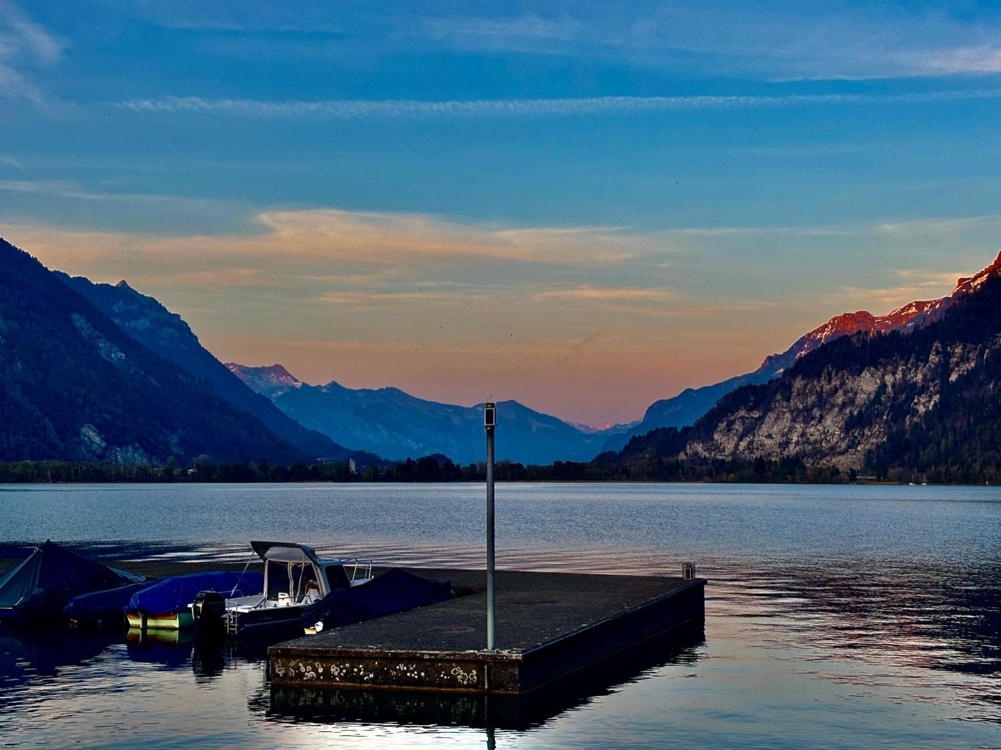 Au Bord Du Lac Darligen Bagian luar foto